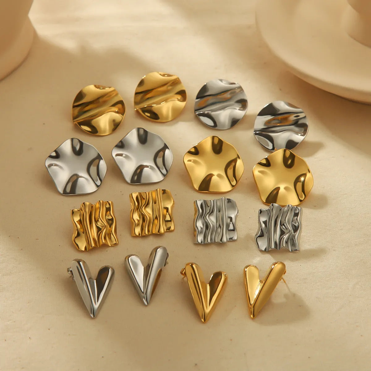 Ladies vintage gold earrings -1 Pair Simple Style Quadrilateral Circle Heart Shape Polishing Plating Stainless Steel 18k Gold Plated Ear Studs