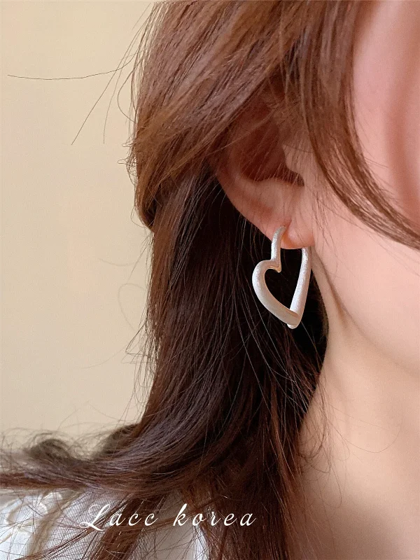 Ladies asymmetrical earrings -1 Pair Sweet Heart Shape Enamel Copper Hoop Earrings