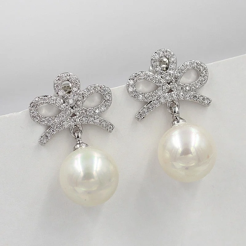 Pearl Crown Stud Earring