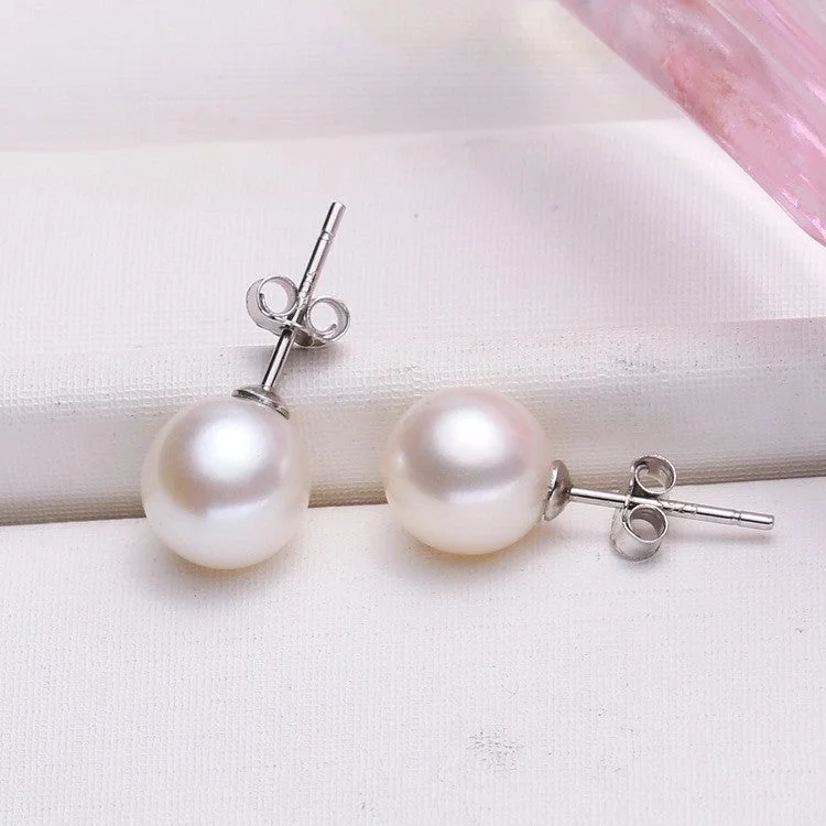 Pearl Stud Earrings (10mm)