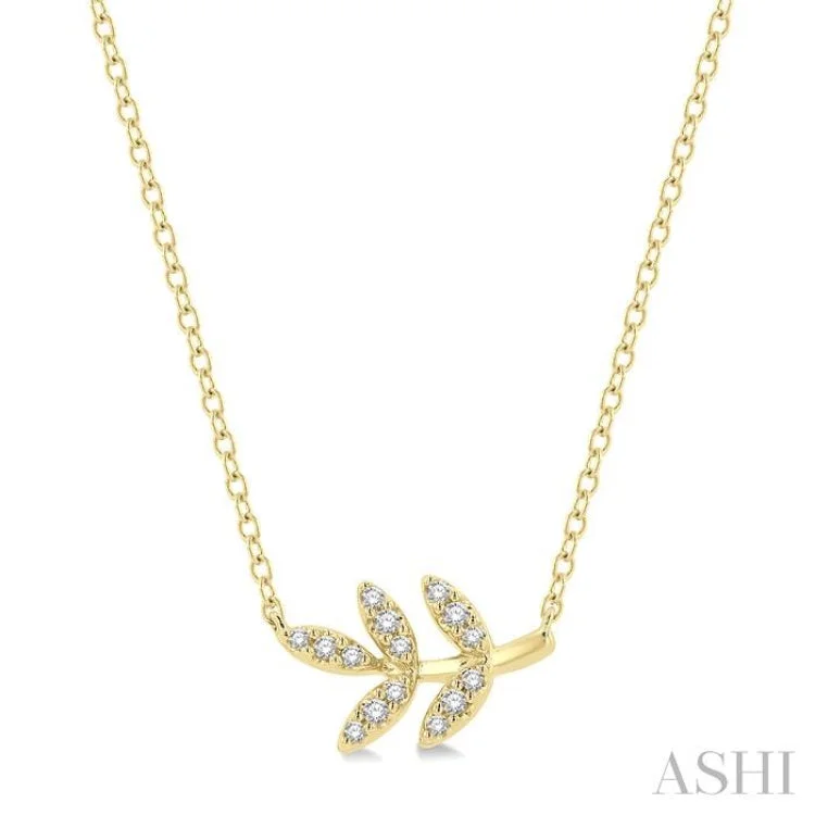 necklaces adjustable length fit -1/10 Ctw Leaf Motif Round Cut Diamond Petite Fashion Pendant With Chain in 10K Yellow Gold