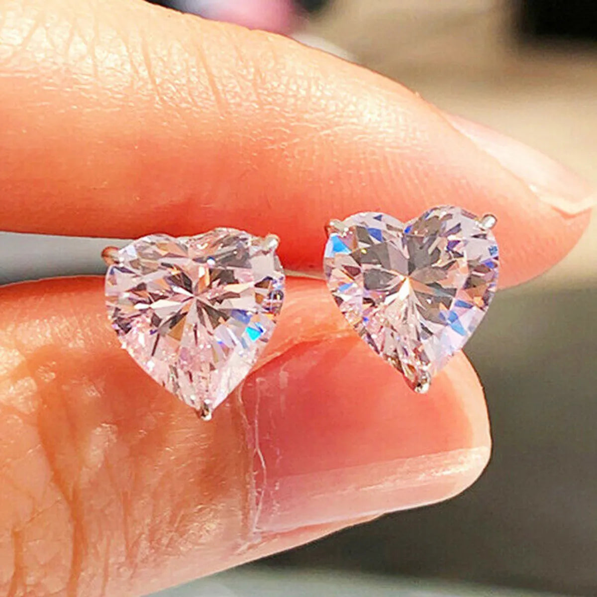 Floral design earrings for women -Fashion Heart-shaped Zircon Simple Heart-shaped Copper Earrings