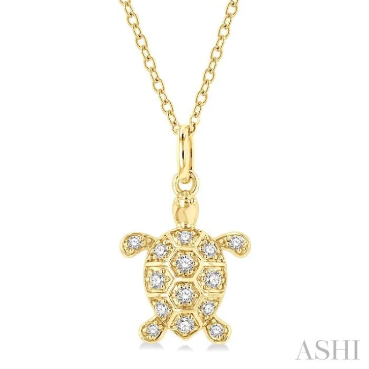 necklaces with floral charm -1/6 Ctw Marine Life Turtle Petite Round Cut Diamond Fashion Pendant With Chain in 10K Yellow Gold