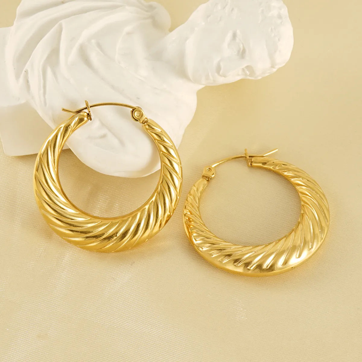 Elegant gold earrings for women -1 Pair Modern Style Simple Style Round Stainless Steel Plating 18k Gold Plated Hoop Earrings