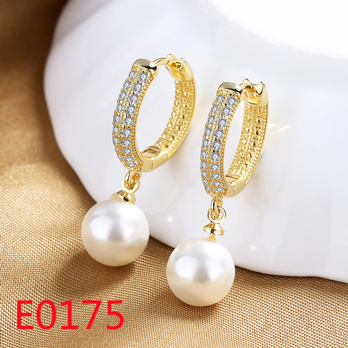 Modern gold hoop earrings for ladies -1 Pair Elegant Streetwear U Shape Round Inlay Copper Artificial Pearls Zircon Drop Earrings