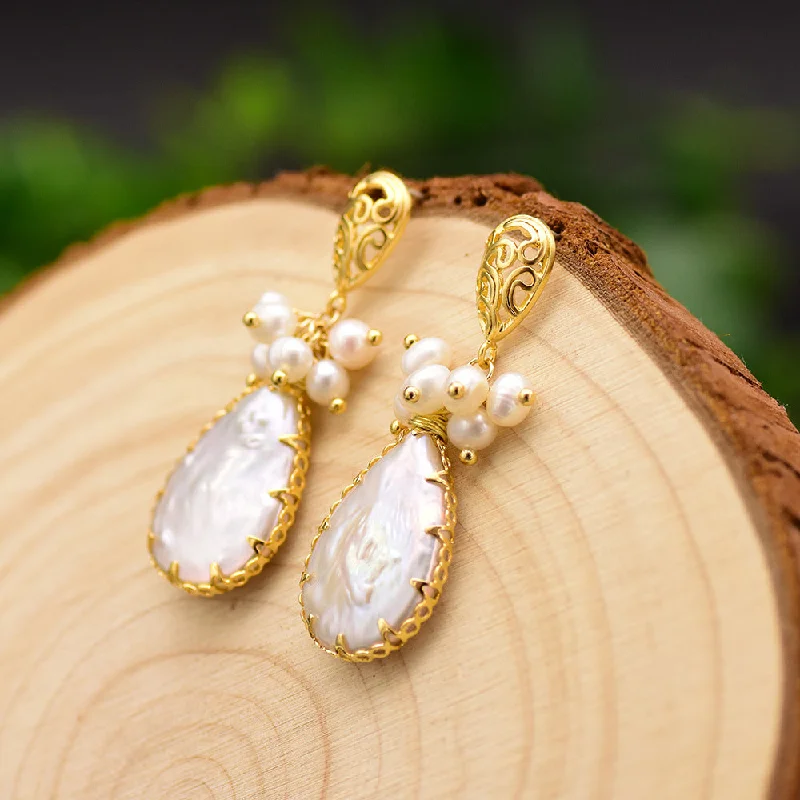 Drop-Shaped Pearl Earrings