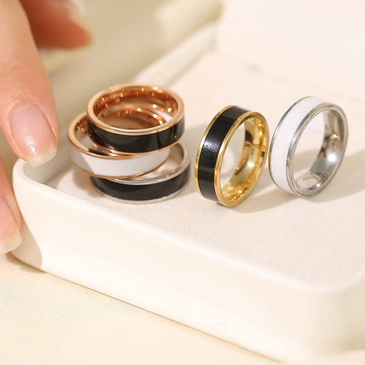 ladies rings for casual wear -Casual Simple Style Round Stainless Steel Polishing Epoxy Plating Rings